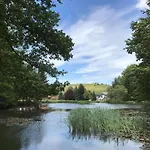 Nyaraló Am Weiher By Interhome *